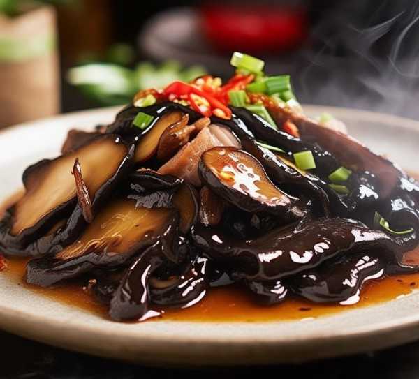 黑木耳与蔬菜搭配炒制，营养美味一锅端！,黑木耳与何种食材搭配炒制，美味可口！,口感,第1张